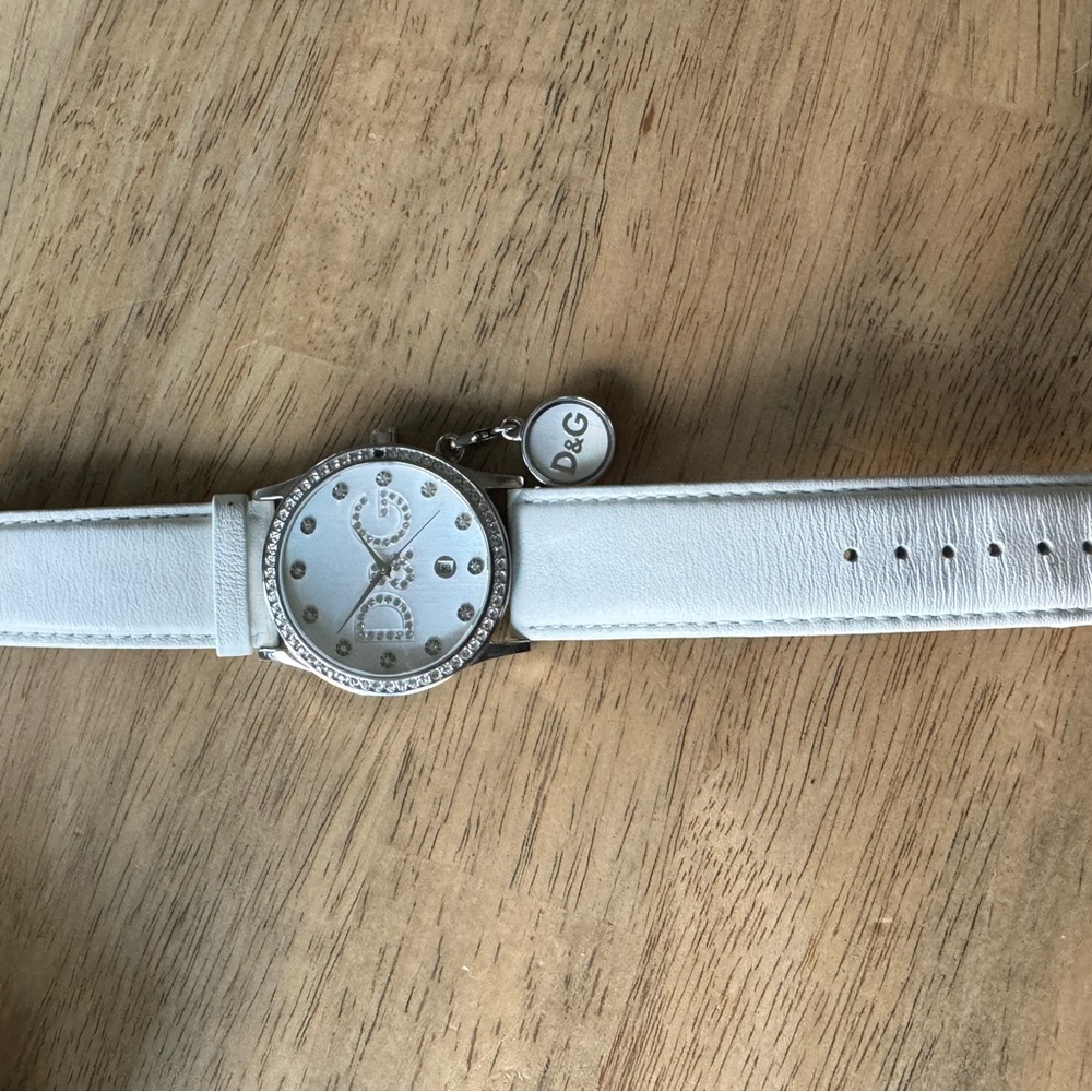 D&G GLORIA WHITE LEATHER AND CRYSTAL WOMENS WATCH DW0091 - Picture 3 of 9